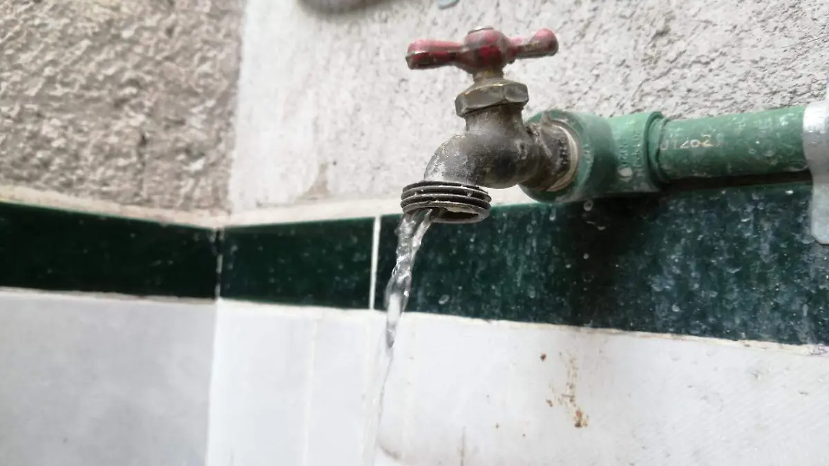 agua potable agua de la llave aguas tuberias grifo